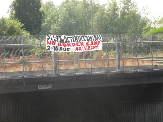 Spandoek boven de A27 nabij Utrecht.