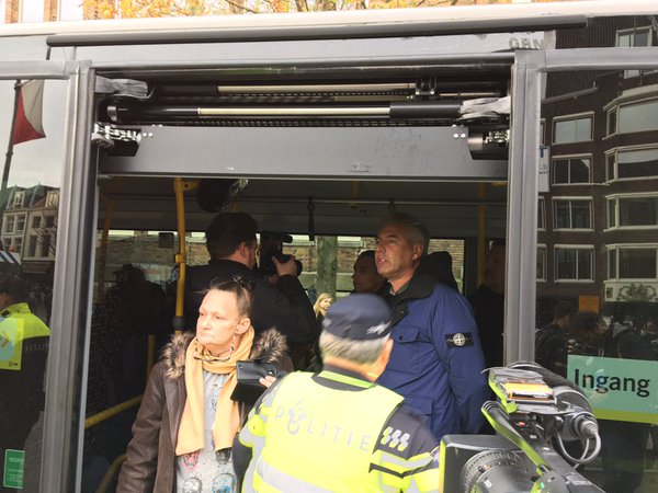 Edwin Wagensveld toch maar met de bus...