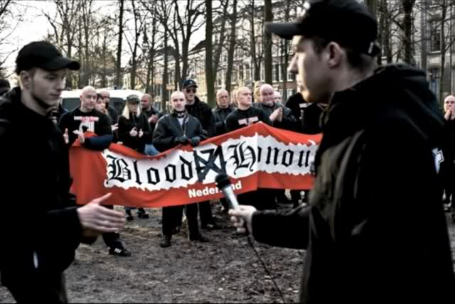 Ruben Rosiers (rechts) spreekt op demonstratie NJN in Den Haag, 2010