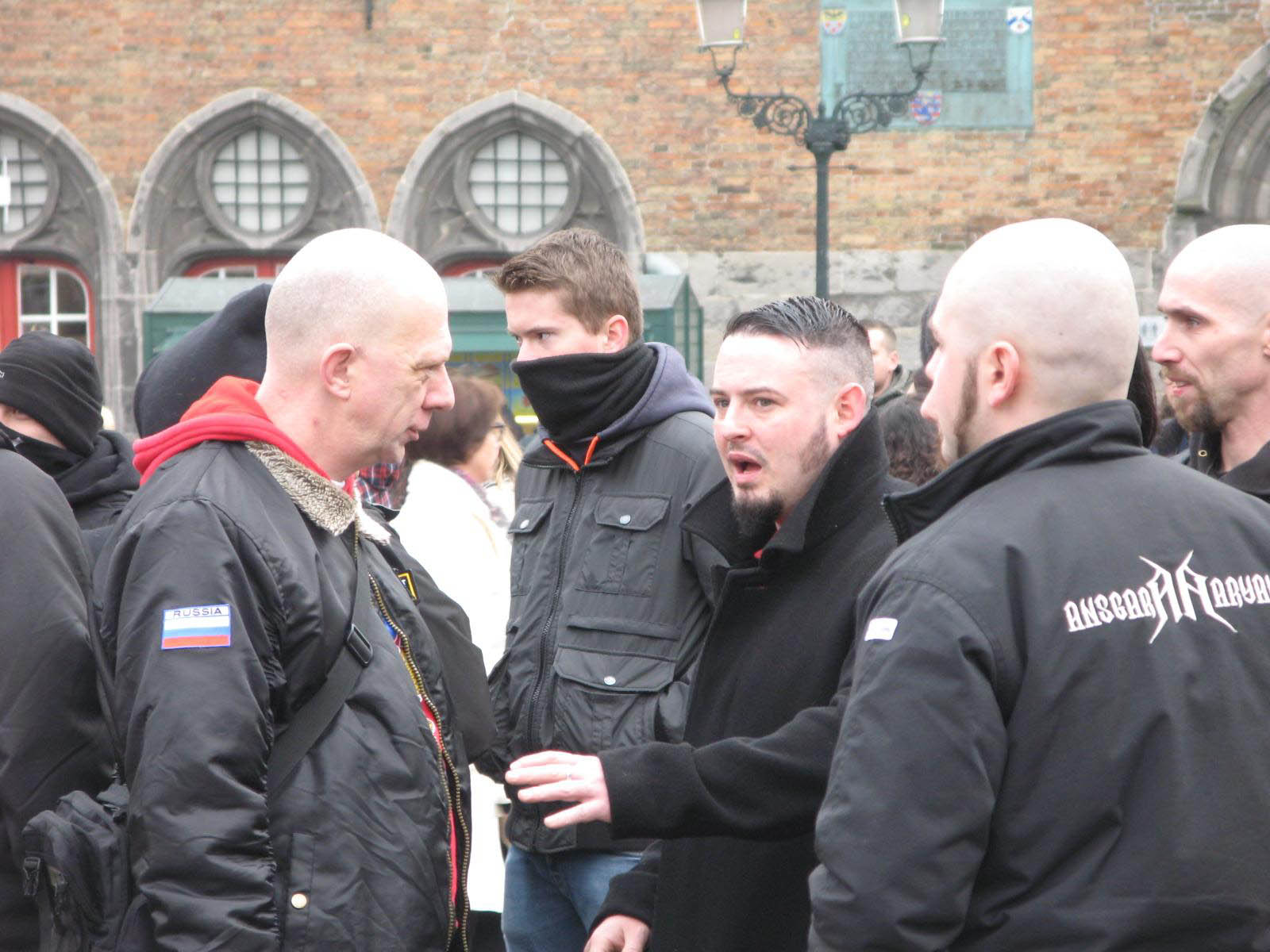 Kris Roman (links) op demonstratie Autonome Nationalisten Vlaanderen, 08-2013