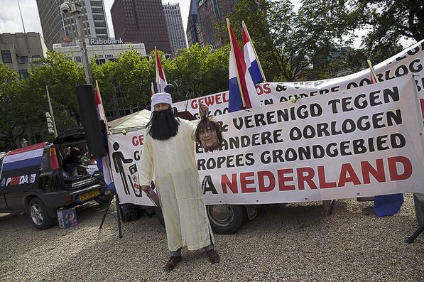 Ex-NVU activist Hugo Kuijper op Pegida-demonstratie Den Haag, 11 september 2016